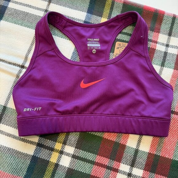 NIKE SPORTS BRA IN PURPLE SIZE XSMALL - NWOT (485) - Picture 1 of 2